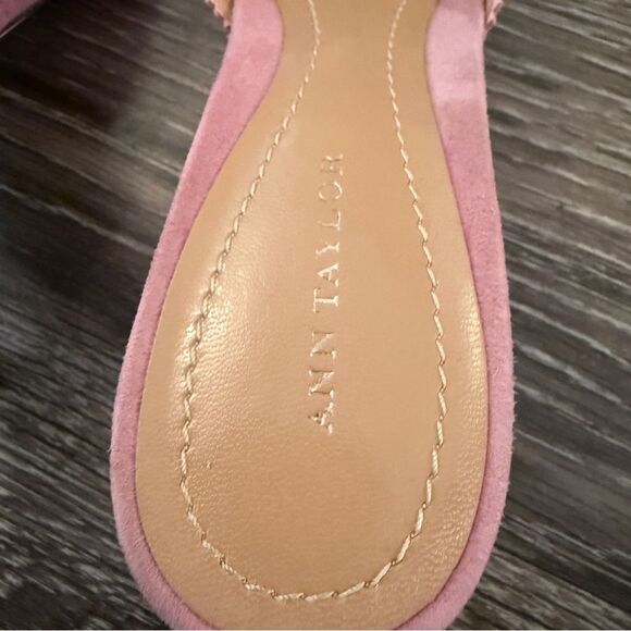 Ann Taylor Pointed Toe Mule Heel - Picture 6 of 7